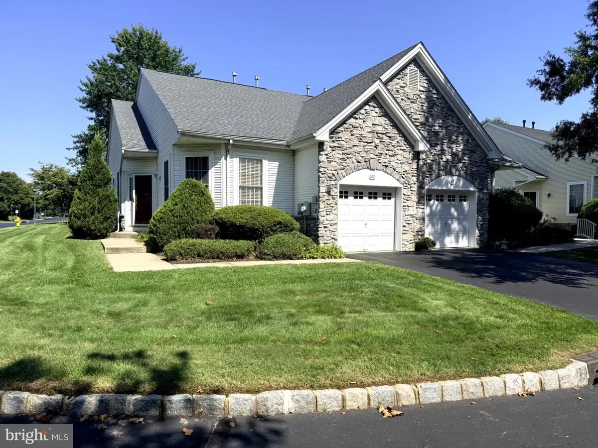 100 Meadowlark Dr, Hamilton, NJ 08690 - #1