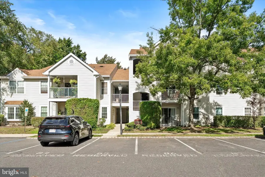 522 Walden Cir, Robbinsville, NJ 08691 - #2