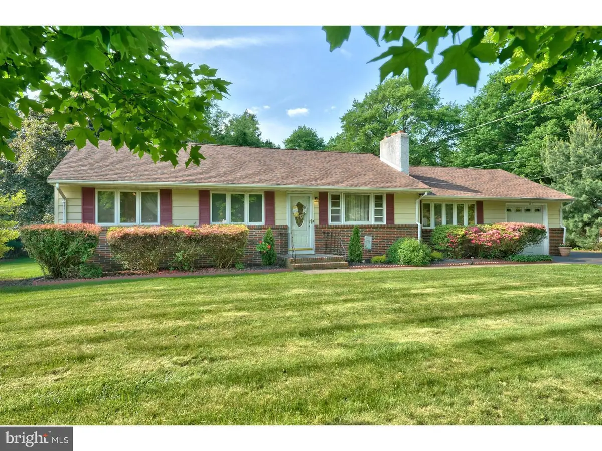 155 Upper Ferry Rd, Ewing, NJ 08628 - #1