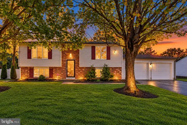 1 Stamy Dr, EWING, NJ 08618