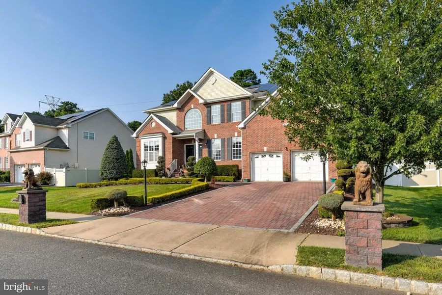 12 Ellis Ct, Morganville, NJ 07751 - Image #2