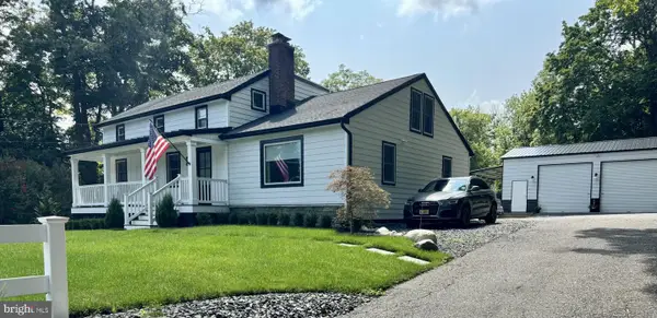 72 Main St, HOLMDEL, NJ 07733