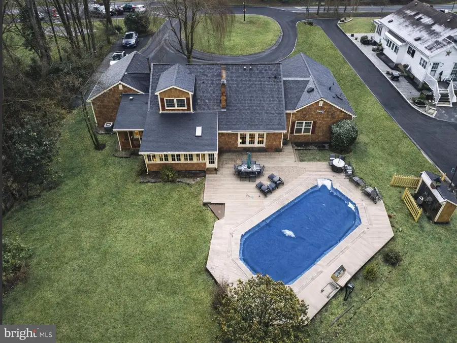 402 Main St, Manalapan, NJ 07726 - #3