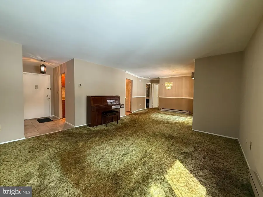 147 Amberly Drive #h, Manalapan, NJ 07726 - #2