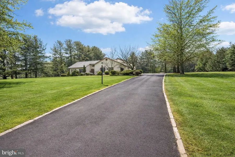 4 Cuomo Court, Millstone Township, NJ 08535 - #2