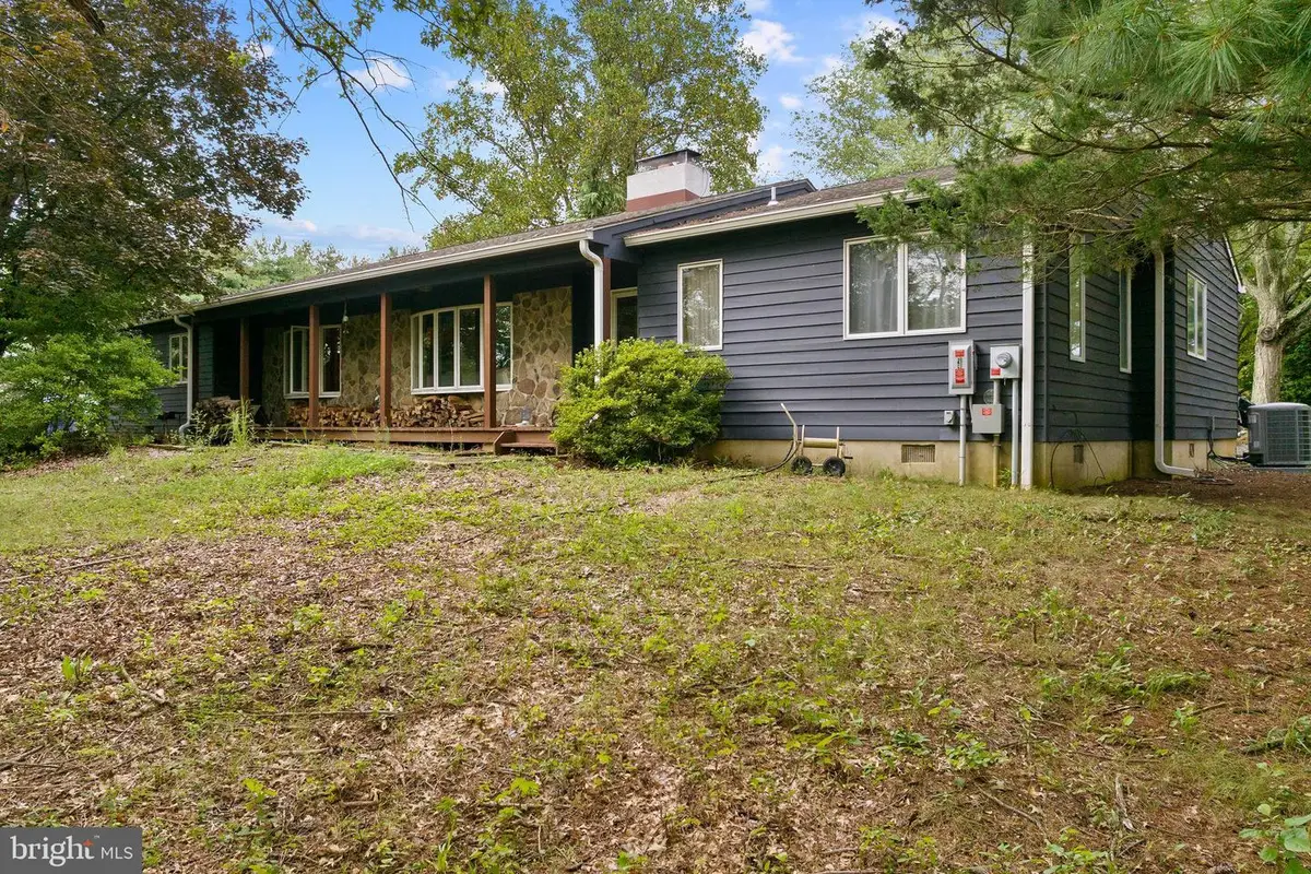 95 Holmes Mill Rd, Cream Ridge, NJ 08514 - #1