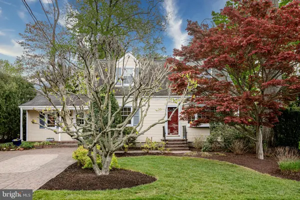 75 Lakeview Drive, ALLENTOWN, NJ 08501