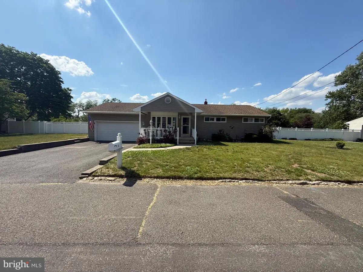27 Maplecrest Dr, Neptune, NJ 07753 - #1