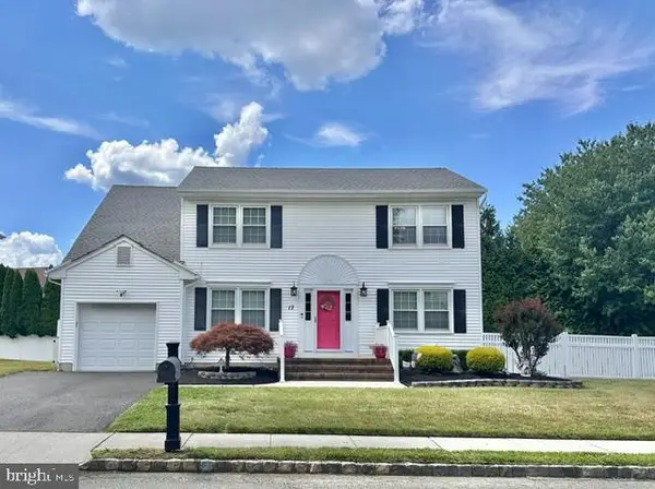 17 Reid Way, FREEHOLD, NJ 07728