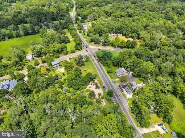 465 Lakewood Farmingdale, HOWELL, NJ 07731