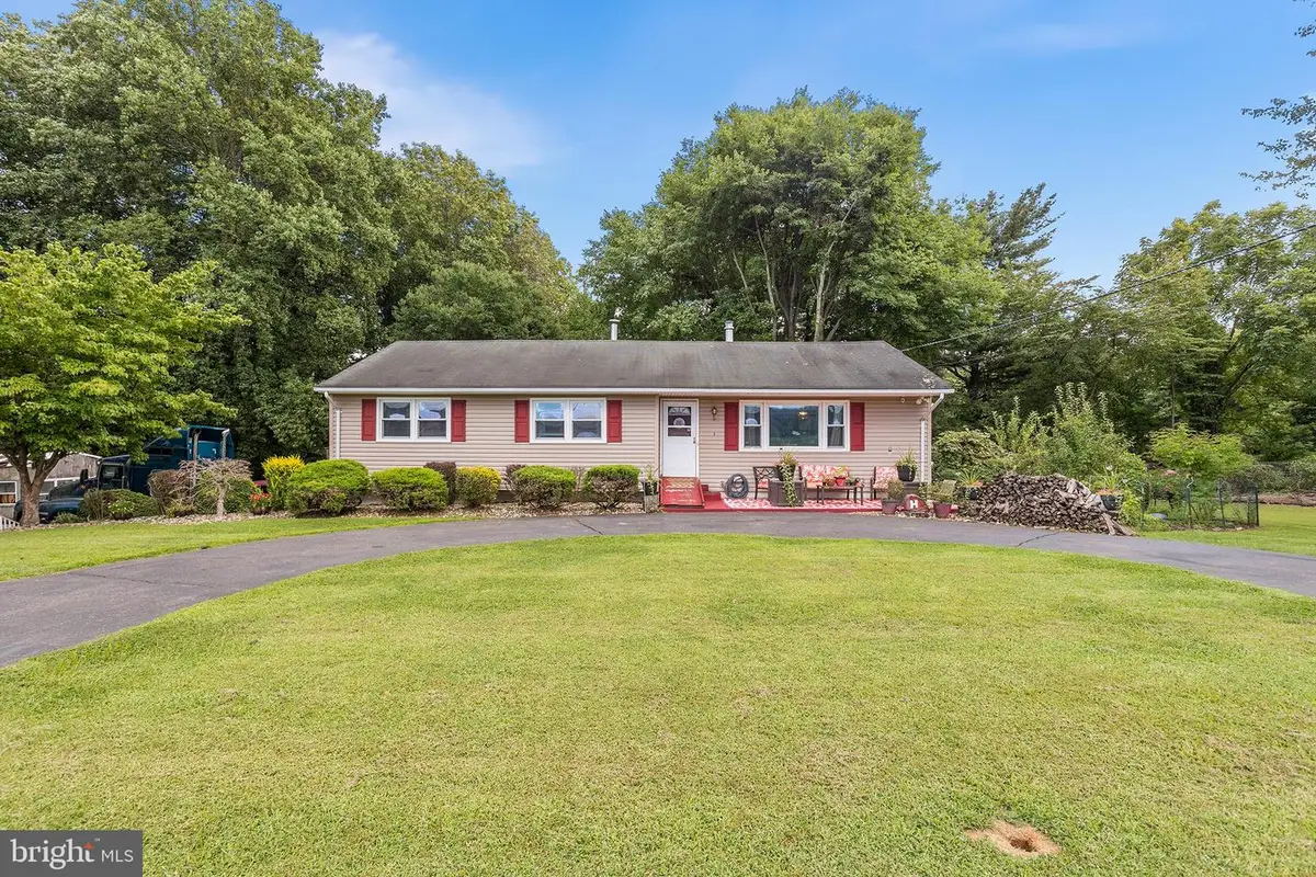 7 Chambers Rd, Millstone Township, NJ 08510 - #1
