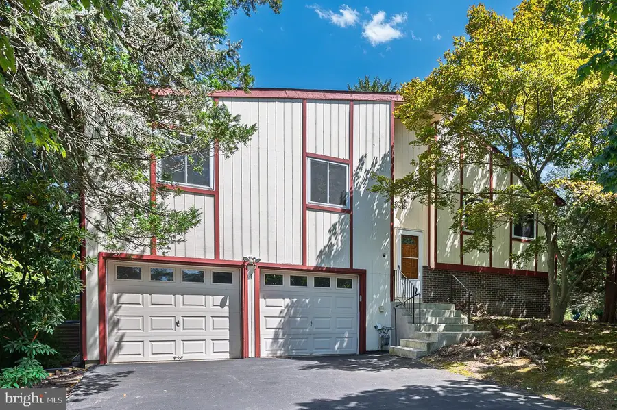 4 Donner Ct, Monmouth Junction, NJ 08852 - Image #2