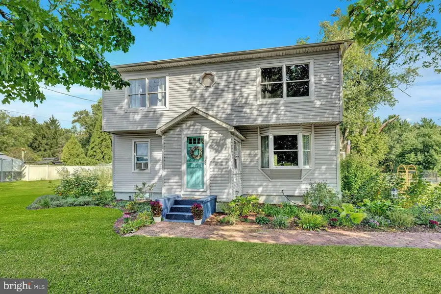 254 Friendship Rd, Cranbury, NJ 08512 - Image #2