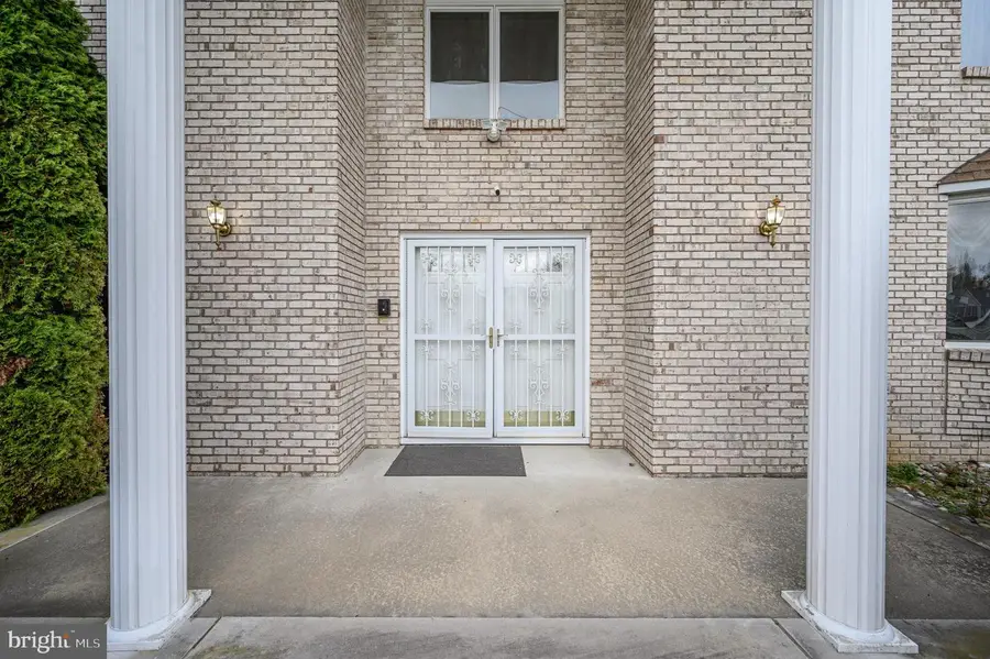 4 Drinking Brook Rd, Monmouth Junction, NJ 08852 - Image #2