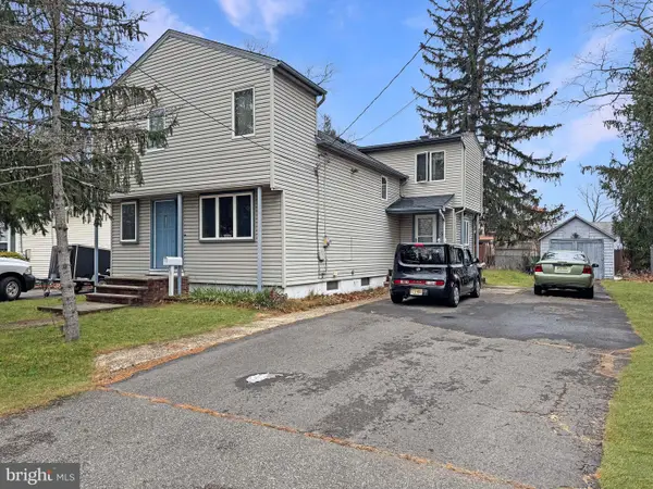 83 Walnut St, SPOTSWOOD, NJ 08884