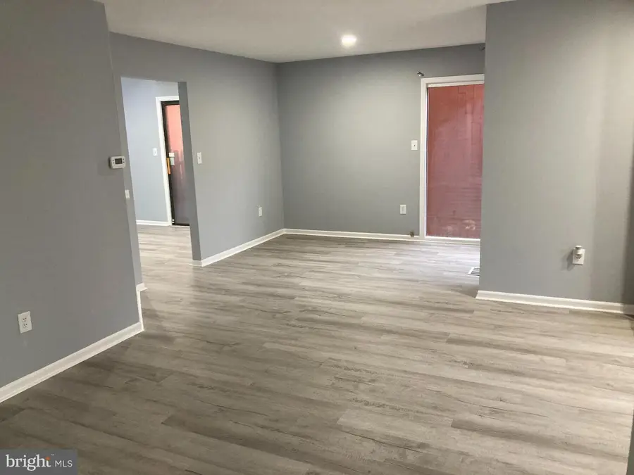 102 Riverbend Dr, North Brunswick, NJ 08902 - Image #2