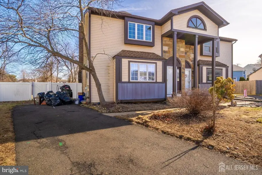 26 Isaac Dr, Dayton, NJ 08810 - Image #2