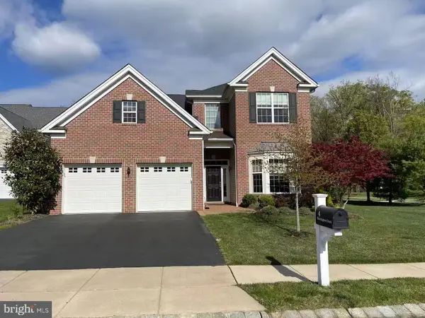 4 Huntington Court, KENDALL PARK, NJ 08824