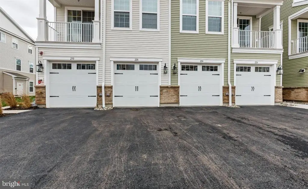 228 Park Ln, Dunellen, NJ 08812 - Image #1