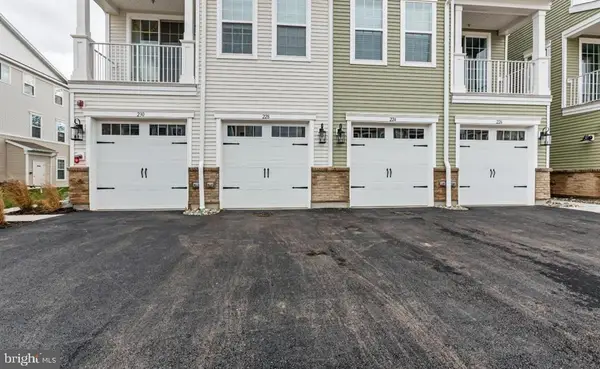 228 Park Ln, DUNELLEN, NJ 08812