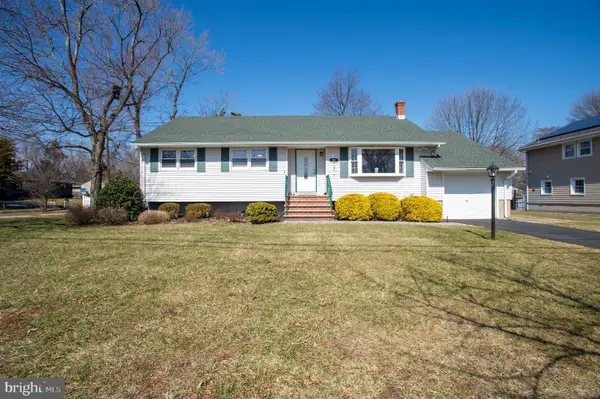 701 Sunbrite Ln, PISCATAWAY, NJ 08854