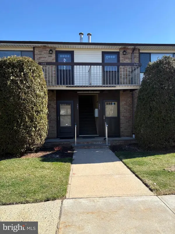 648 Cricket Ln, WOODBRIDGE, NJ 07095