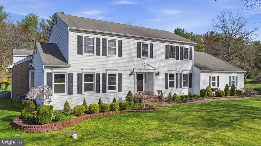 7 Monroe Pl, Cranbury, NJ 08512 - #2