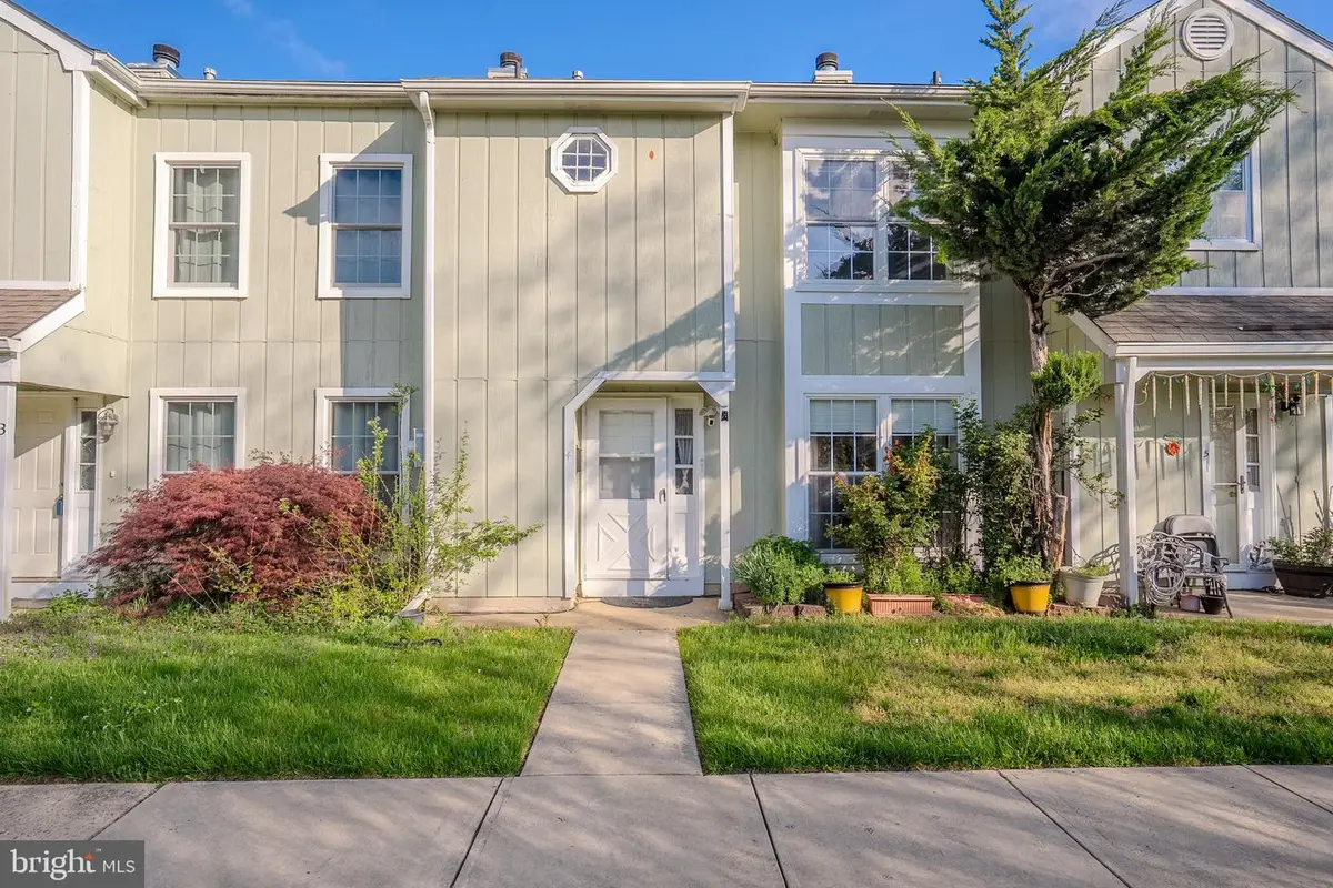 4 Pond View Dr, Plainsboro, NJ 08536 - #1