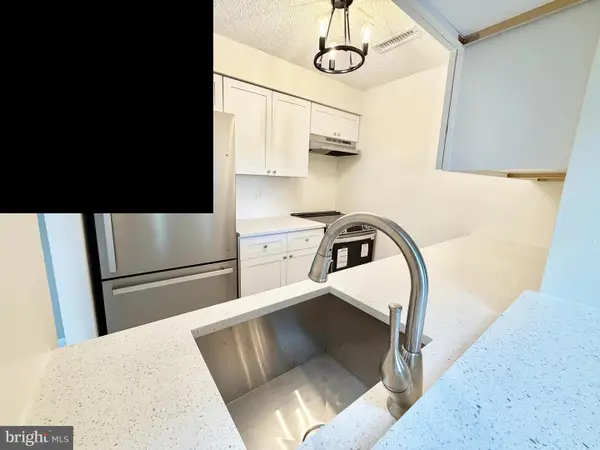 1113 Ravens Crest Dr, PLAINSBORO, NJ 08536