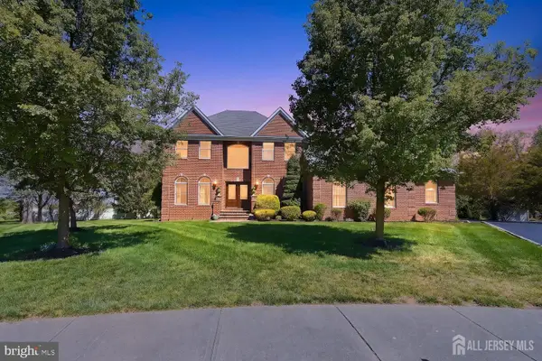 8 Keppel Road, PLAINSBORO, NJ 08536