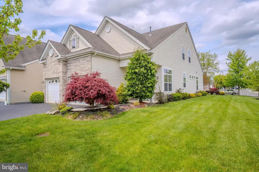 2 Diamond Spring Dr, Monroe, NJ 08831 - #3
