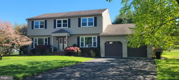 14 Dov Place, KENDALL PARK, NJ 08824