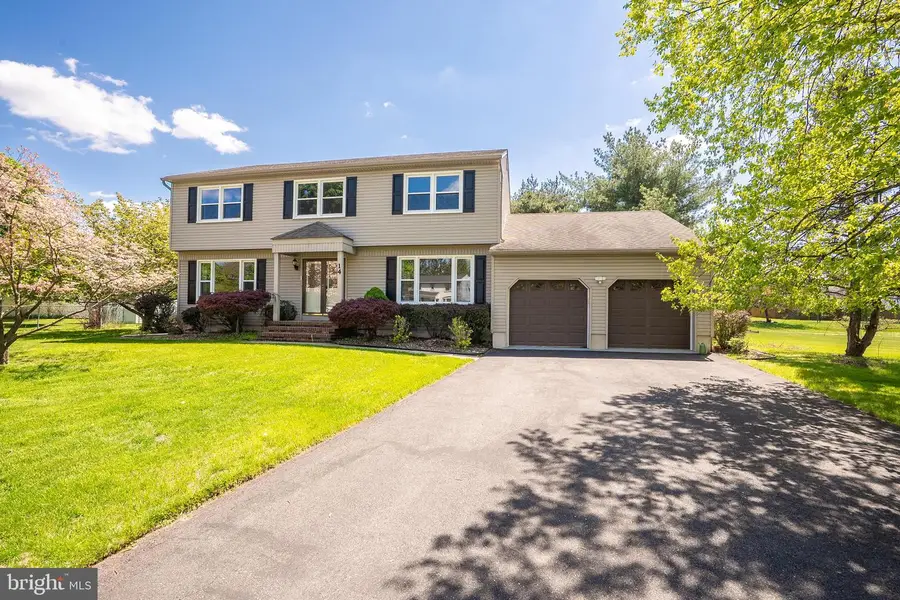 14 Dov Place, Kendall Park, NJ 08824 - #2