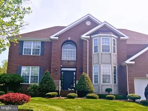 18 Gloria Ln, MONROE TWP, NJ 08831