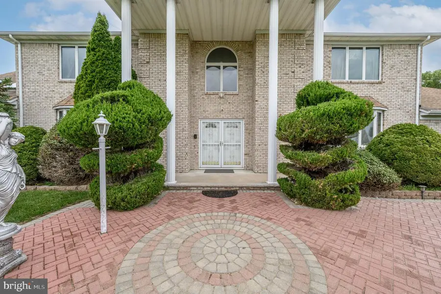 4 Drinking Brook Rd, Monmouth Junction, NJ 08852 - #2