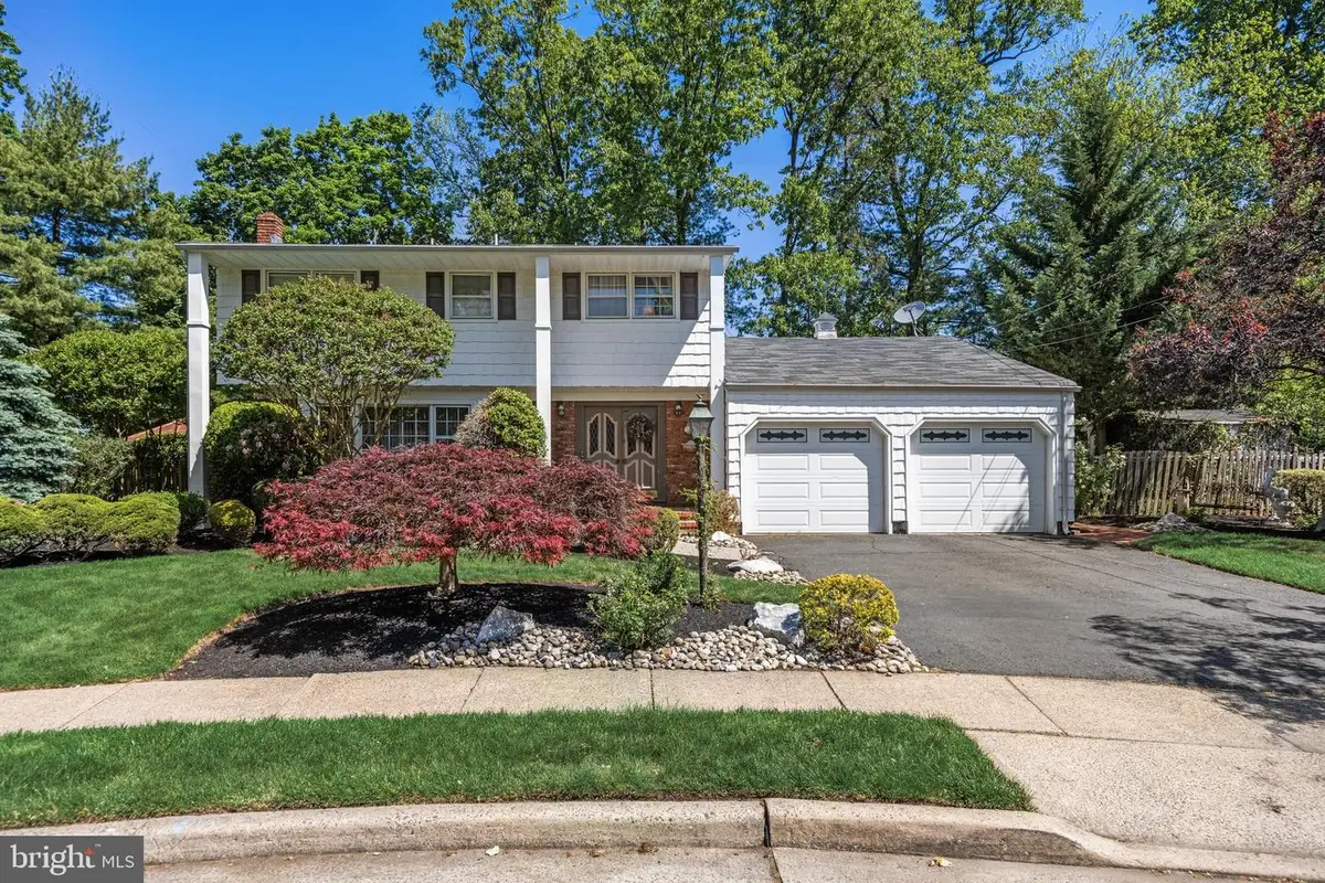 54 Eileen Way, Edison, NJ 08837 - #1