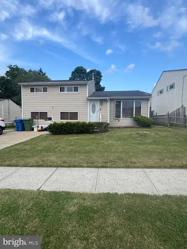 4 Dunlap Dr, PARLIN, NJ 08859