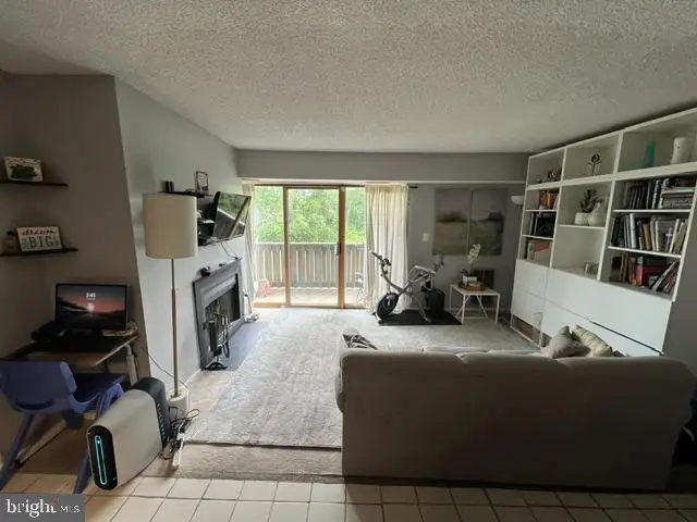 1009 Aspen Dr, Plainsboro, NJ 08536 - #3