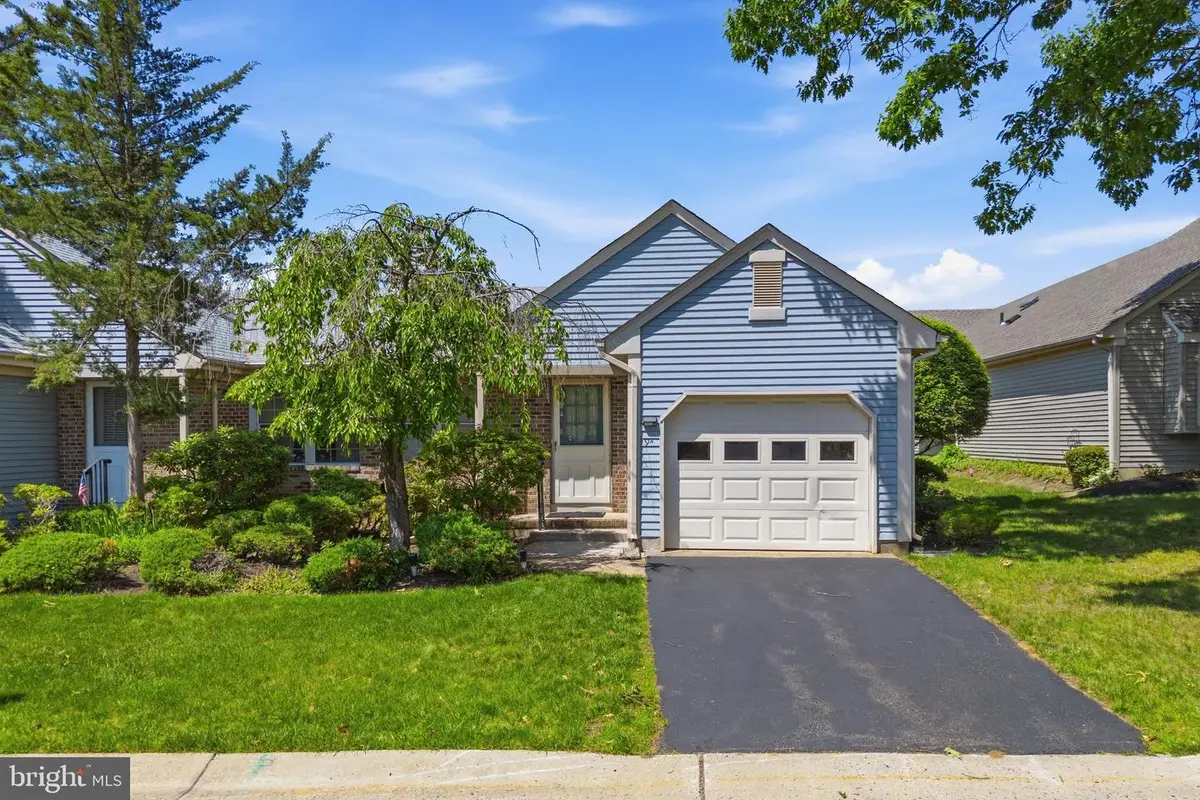 9-a Patrick Henry Ct, Monroe, NJ 08831 - #1