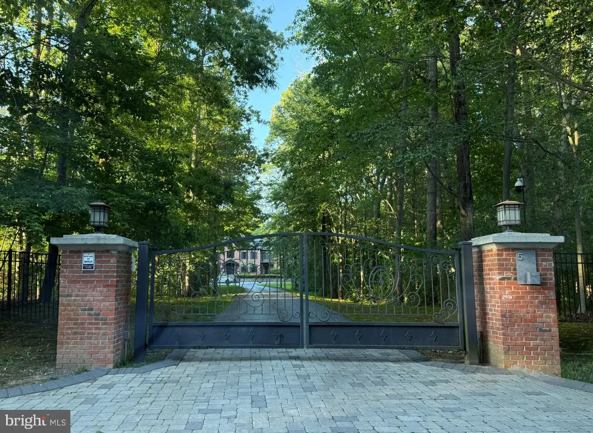 5 Northwind Ct, Monroe, NJ 08831 - #1
