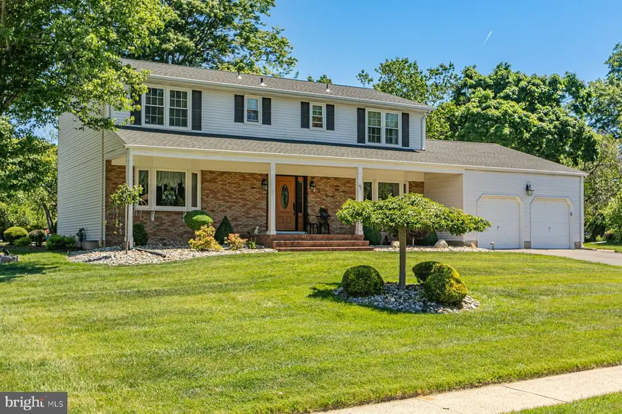 91 Hidden Lake Dr, North Brunswick, NJ 08902 - #2