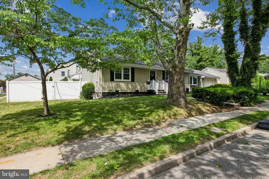 127 Poplar St, Fords, NJ 08863 - #3