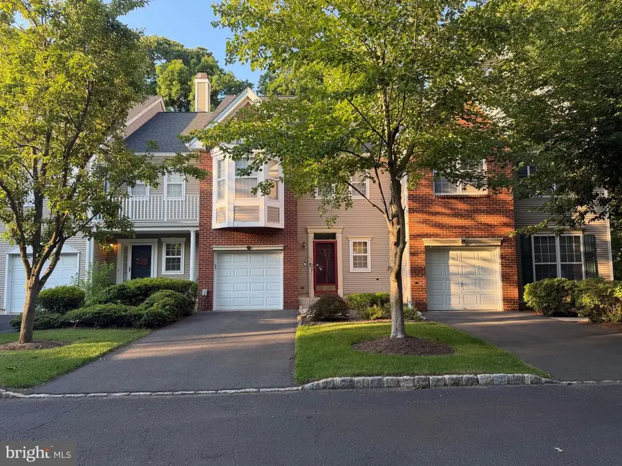 10 Burr Ct, Plainsboro, NJ 08536 - #2