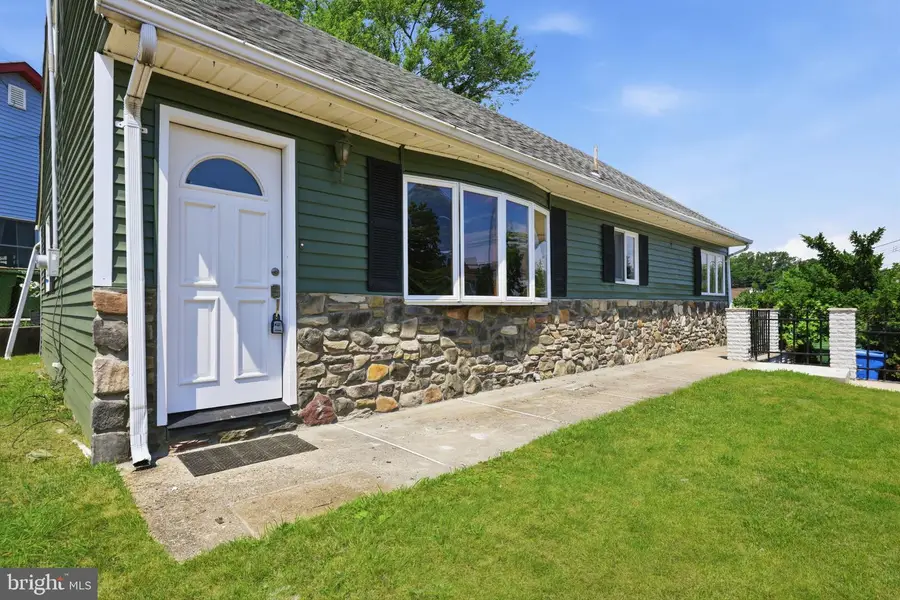 2 Kendall Drive, Parlin, NJ 08859 - #3