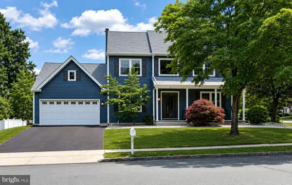 2 Wharton Ct, KENDALL PARK, NJ 08824