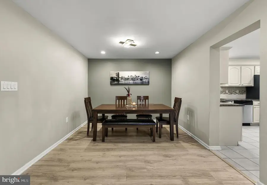 8 Henry Ct, Plainsboro, NJ 08536 - #3