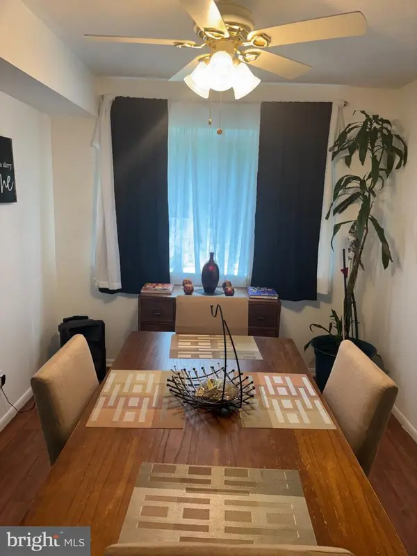 1 Arrowwood Ln, MONMOUTH JUNCTION, NJ 08852