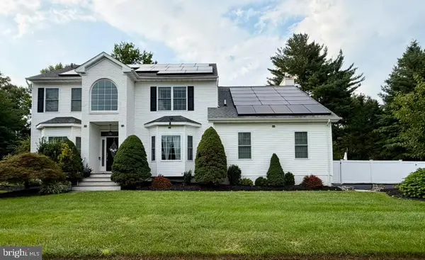 7 Sarah Ct, MONMOUTH JUNCTION, NJ 08852