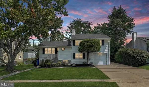 96 Tracy Dr, FORDS, NJ 08863