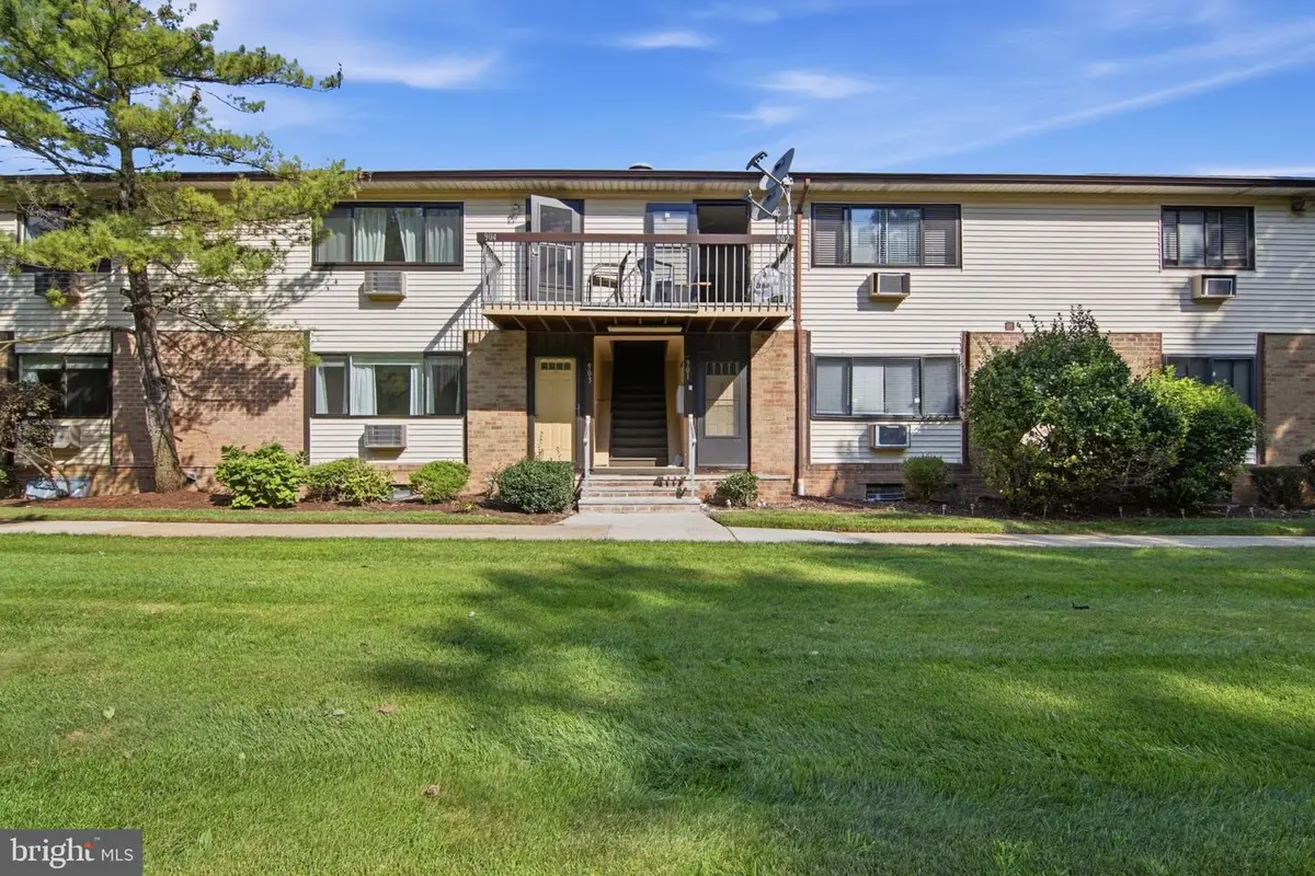 903 Cricket Ln, Woodbridge, NJ 07095 - #1